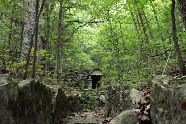 Talking_Rocks_Cavern_Walk_Branson_MO