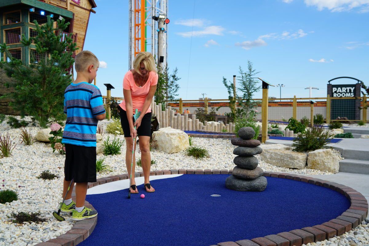 Bigfoot_Divertido_Parque__Branson_Mo_mini_golf