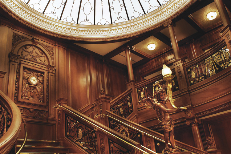 grand_staircase_titanic_museum_branson_mo_attractions